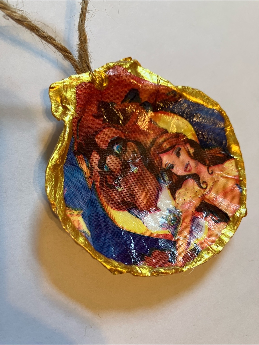 Beauty & The Beast Seashell Ornament Handcrafted Decoupage 3 inch Gold Metallic - Picture 2 of 4